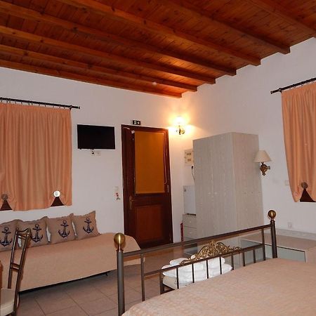 Mr & Mrs White Tinos Hotell Exteriör bild