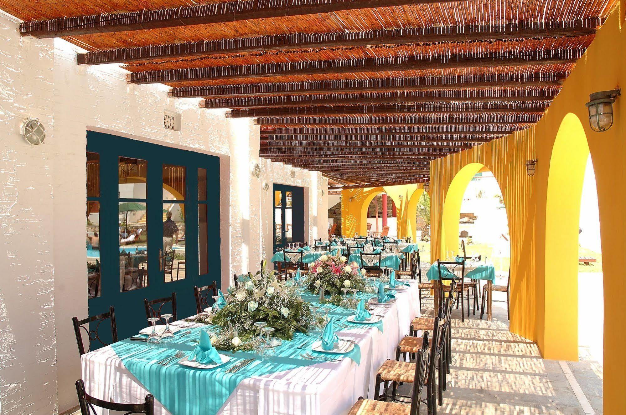 Mr & Mrs White Tinos Hotell Exteriör bild