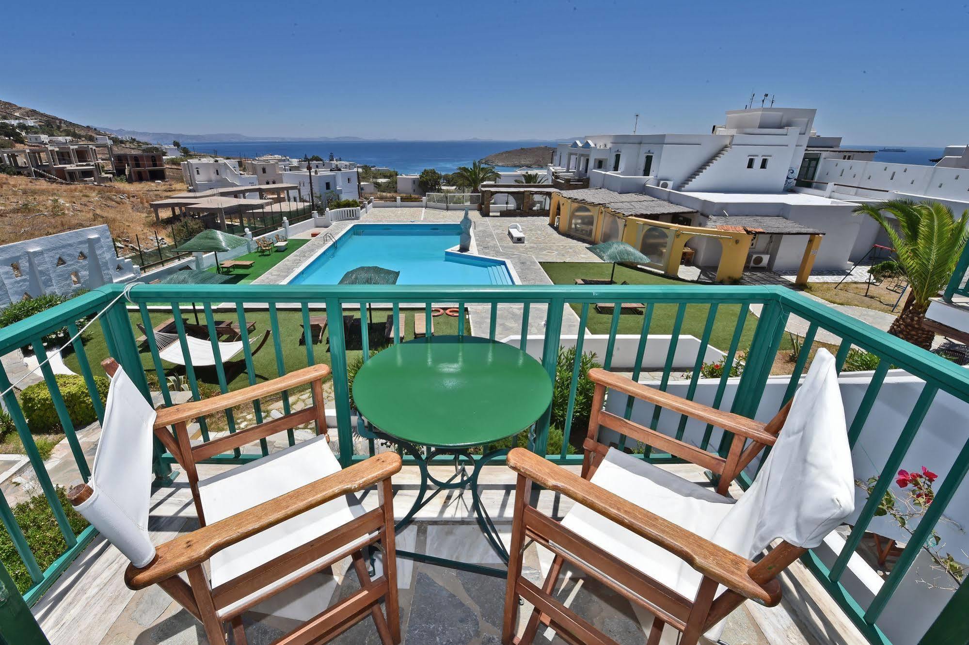 Mr & Mrs White Tinos Hotell Exteriör bild